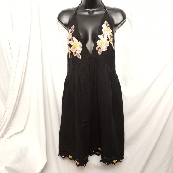 Free People Dresses & Skirts - FREE PEOPLE Black Halter Dress w/Embroidery Detail